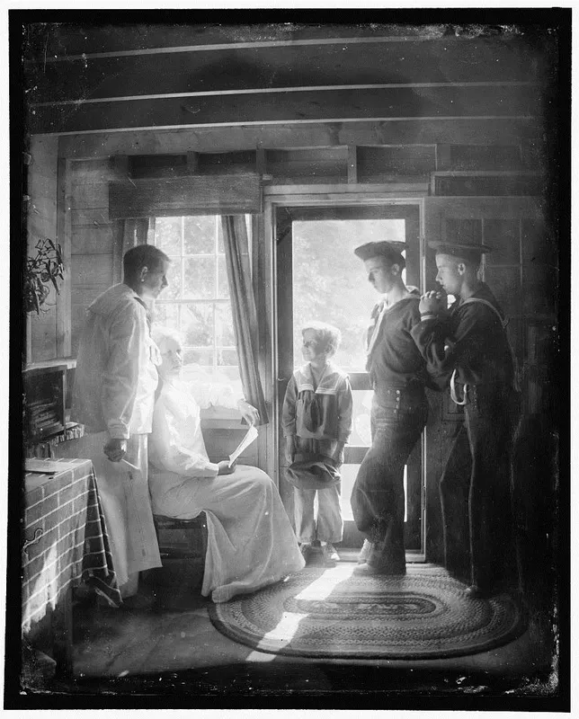 Gertrude Käsebier The Clarence White Family In Maine Familienportät in einem durch fenster erhellten raum